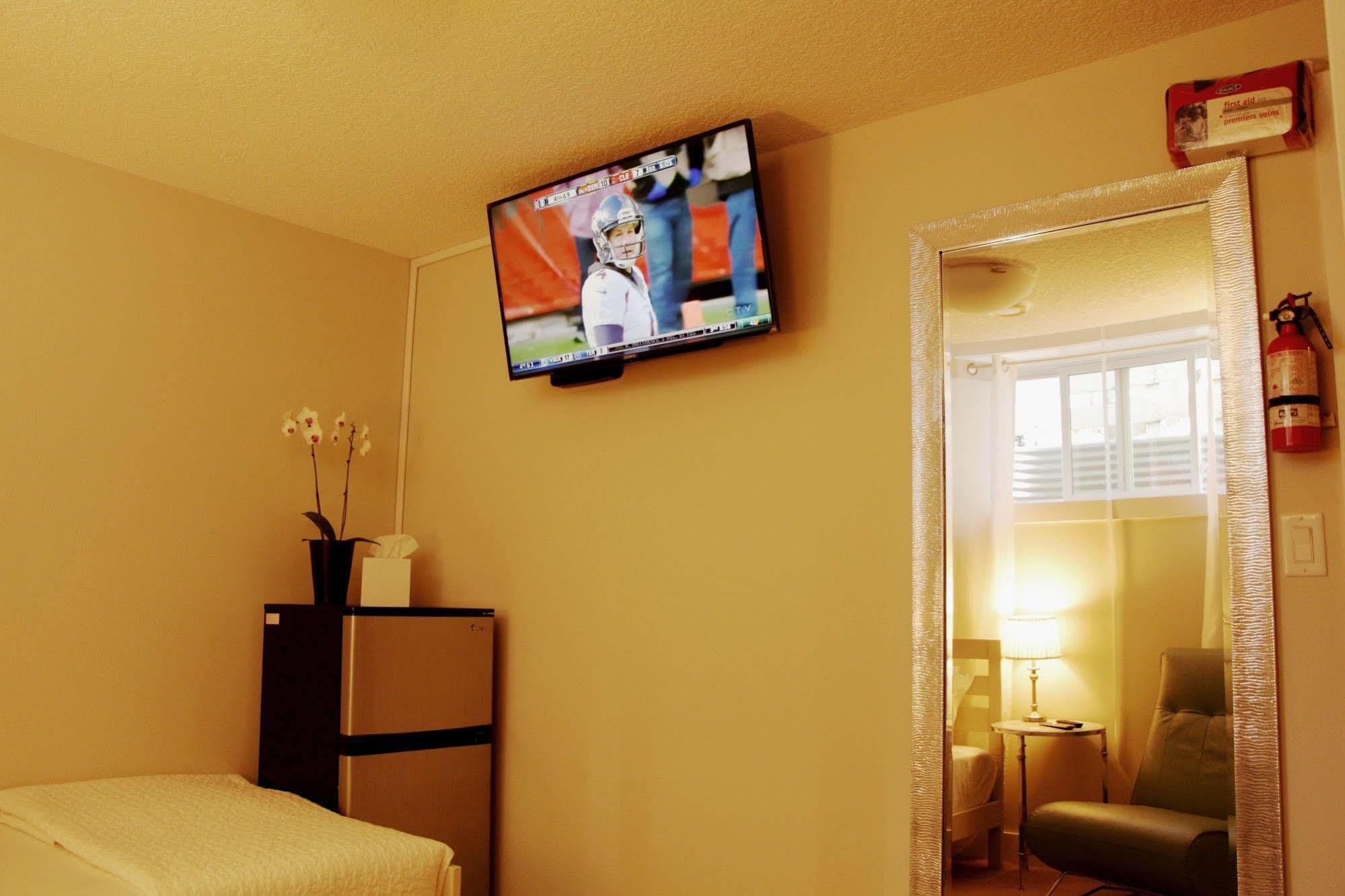 Ritchie B&B Edmonton Extérieur photo