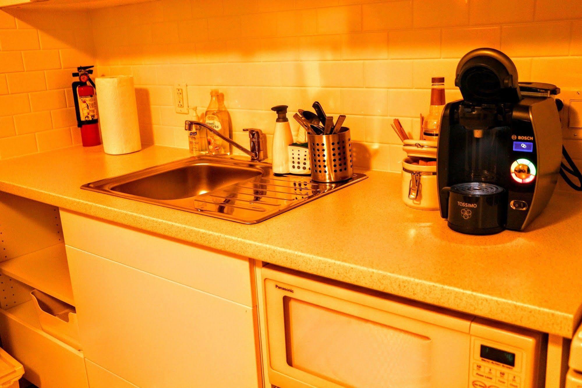 Ritchie B&B Edmonton Extérieur photo